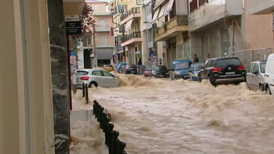 Griechenland von schweren Unwettern getroffen Regen in Athen