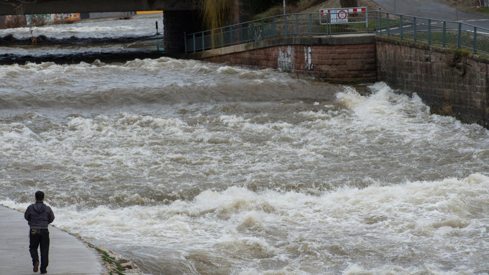Hochwasser wieder ein Thema in Deutschland Tauwetter, Hochwasser