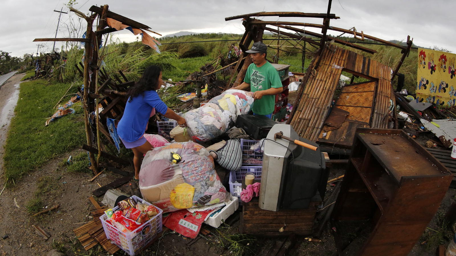 Taifun ‚Nock-Ten‘ richtet auf den Philippinen schwere Schäden an Schäden durch Taifun 'Nock-Ten'