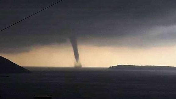 Brisante Lage auf Mallorca: Unwetter am westlichen Mittelmeer wasserhose