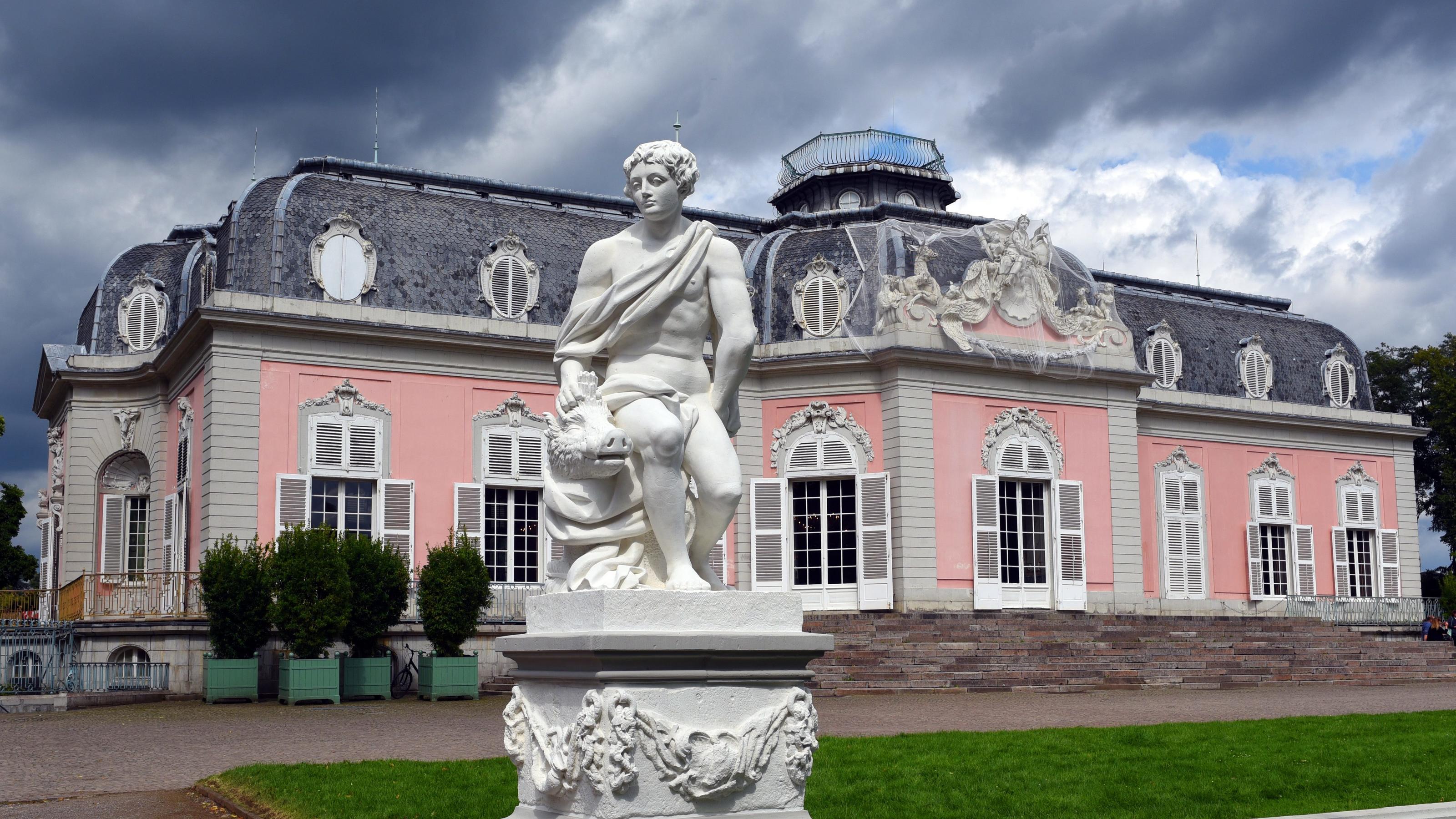 Was tun bei schlechtem Wetter in Düsseldorf? Ausflugtipp für Düsseldorf bei schlechtem Wetter: Schloss Benrath
