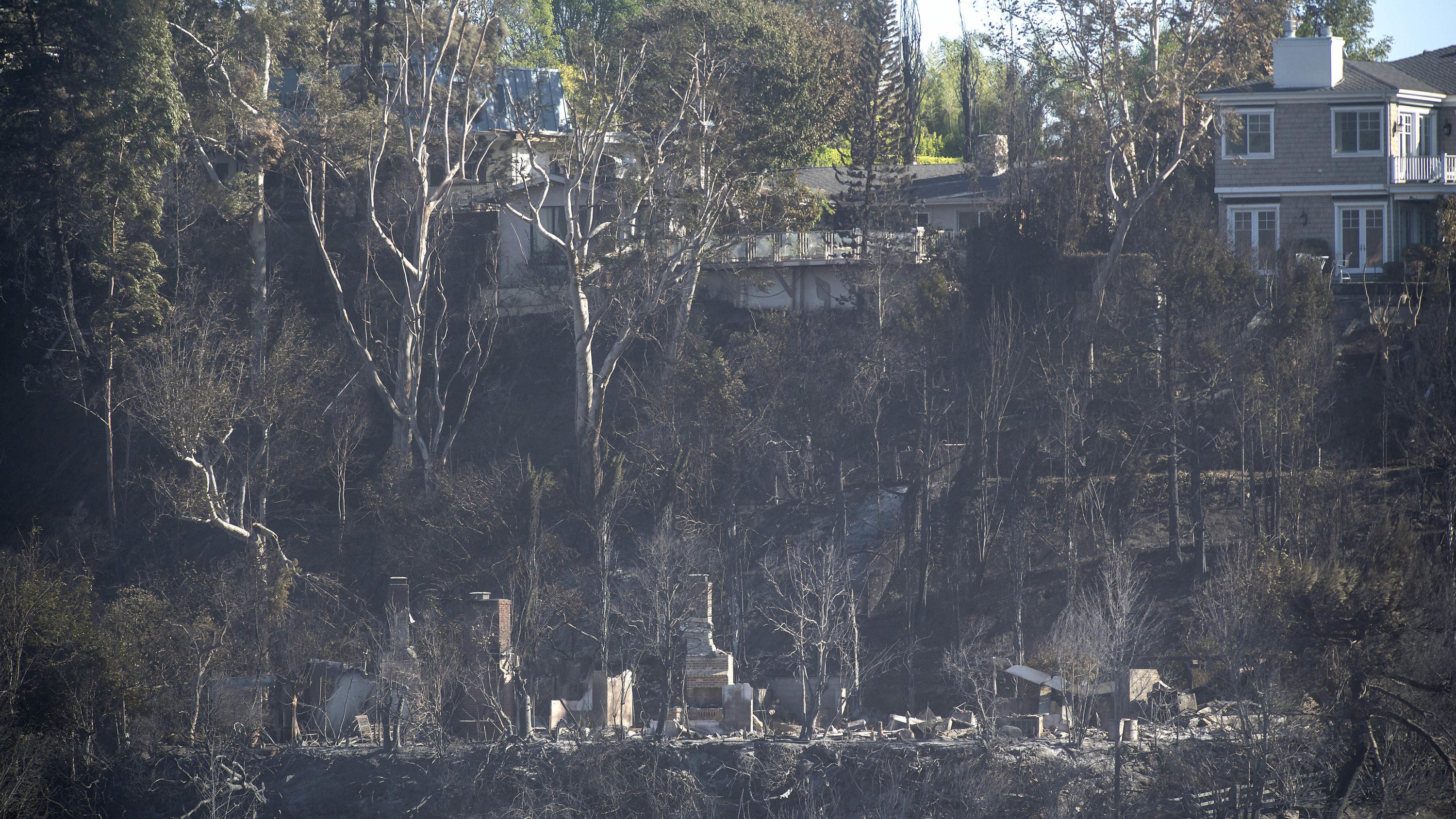Feuer in Kalifornien: Das sogenannte 'Thomas-Feuer', breitet sich weiter aus Buschfeuer in Kalifornien