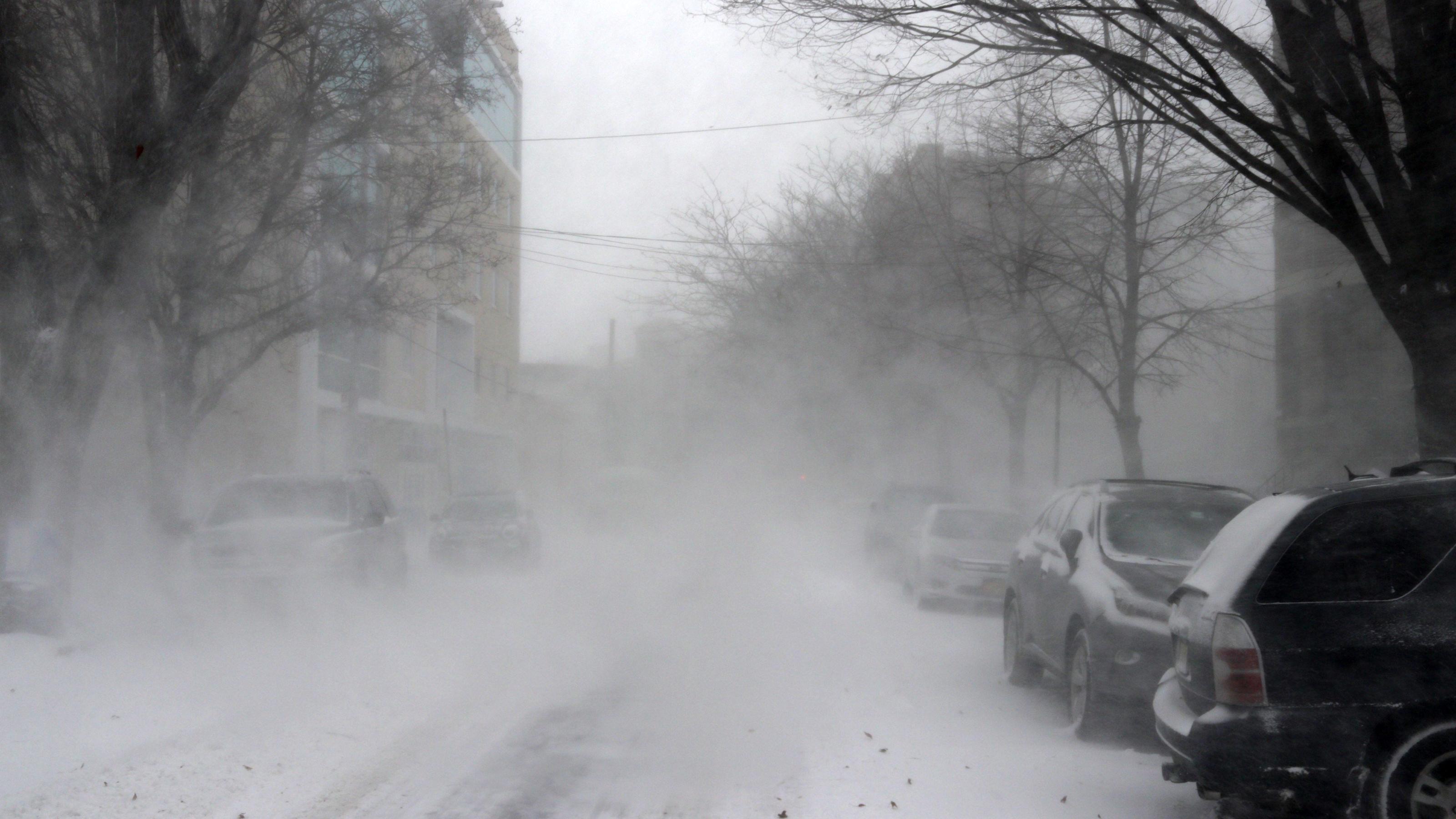 Rekordkälte in Nordamerika kein Widerspruch zum Klimawandel January 4, 2018 - New York City, New York, US - The first winter storm, of 2018 has descended upon New York City with white-out conditions, heavy winds and blowing snow, making daily activities difficult for many. City government declared a 'Winter W