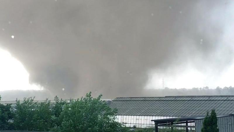 Unwetter-Karussell dreht sich über Deutschland: Superzellen und Tornados möglich Wirbelsturm am Niederrhein