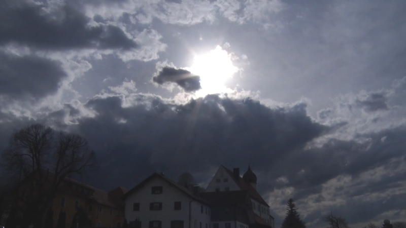 Vorsicht bei solch dunklen Wolken So bedrohlich ziehen die Gewitter auf