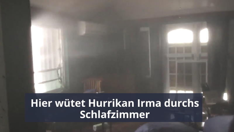 2017: Hurrikan wütet in der Karibik Bewohner filmt, wie der Sturm sein Haus zerlegt