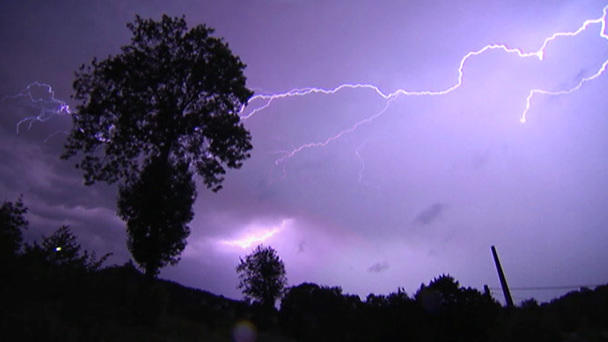 Große Schäden durch Sommergewitter Heftigster Sommer-Regen im Juli 2012