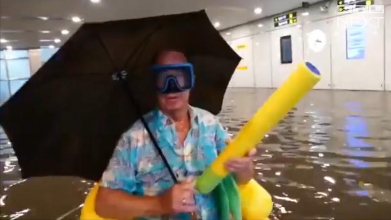 Badespaß geht viral Schweden: Hauptbahnhof wird zum Schwimmbad
