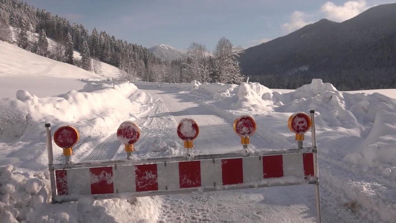 Wegen Schnee-Chaos Winterurlaub absagen: Diese Rechte haben Sie!