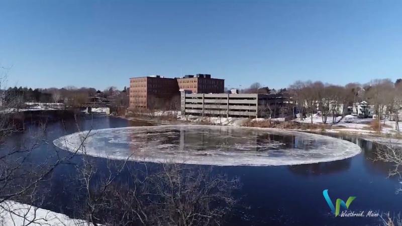 Eis-Phänomen in den USA Perfekte Eisscheibe im Fluss