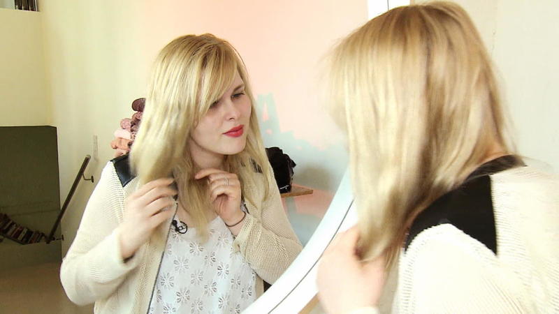 Wir müssen nur aufs Handgelenk schauen! Blond-Typ erkennen mit diesem Trick