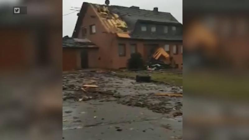 Schwere Schäden durch Tornado Aufräumarbeiten in der Eifel