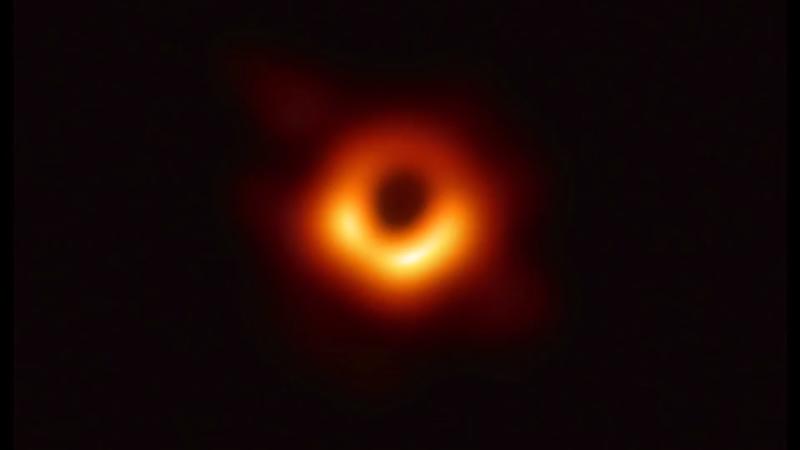 Astronomische Sensation Erstes Foto von Schwarzem Loch veröffentlicht