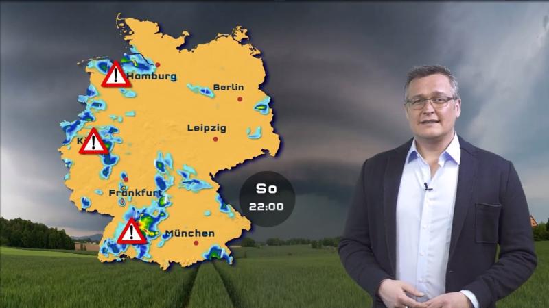 Hier besteht Unwettergefahr Gewitter mit Starkregen ziehen über das Land