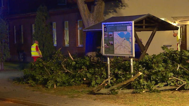 Blitz, Donner und Starkregen Mehrere Verletzte in Unwetternacht