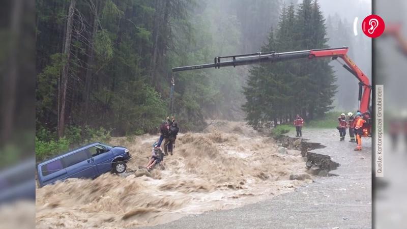Zwei deutsche Touristen knapp gerettet Hochwasser: Hochdramatische Rettungsaktion