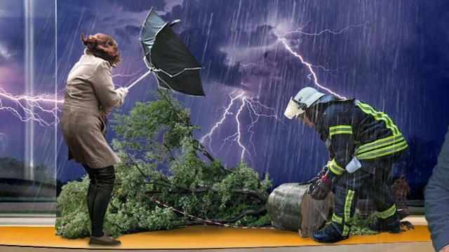 Schwere Unwetter in den Westalpen Parkhaus komplett geflutet