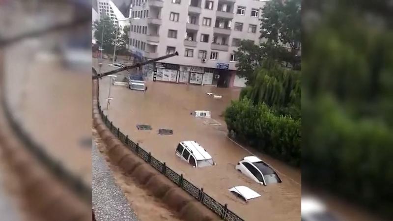 Überschwemmungen in der Türkei Starker Regen ließ Fluss über die Ufer treten