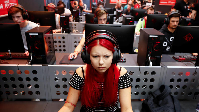 Frauen berichten von Beleidigungen Sexismus im Gaming: So schlimm ist es wirklich!