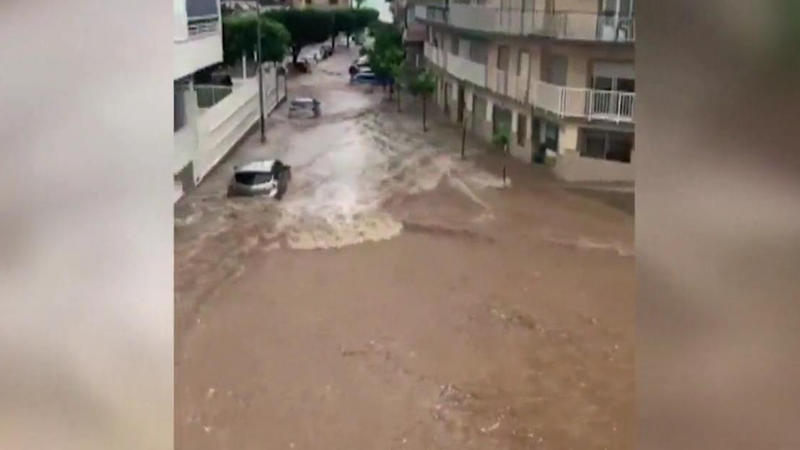 Ausnahmezustand in Spanien Tornados und Wassermassen ohne Ende