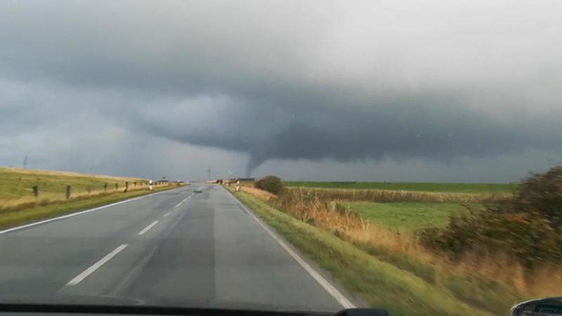 Unwetter in Deutschland Tornado zieht über Schleswig-Holstein