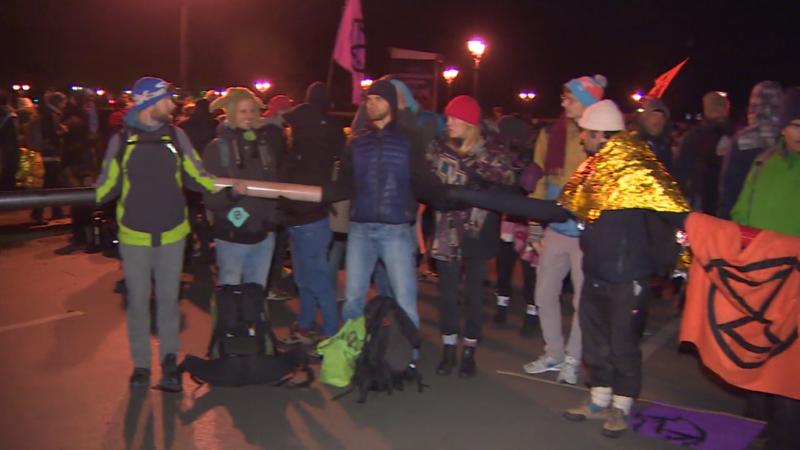 Friedlicher Aufstand gegen Aussterben Start neuer Klima-Proteste in Berlin