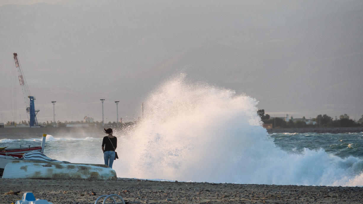 Gefährlicher Sturm über dem Mittelmeer