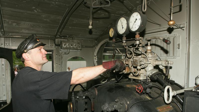 Dampfdruck in einer historischen Dampflokomotive