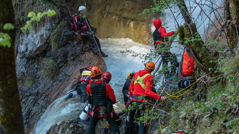 Schmelzwasser führt zu starker Strömung an den Zuflüssen des Königssees.