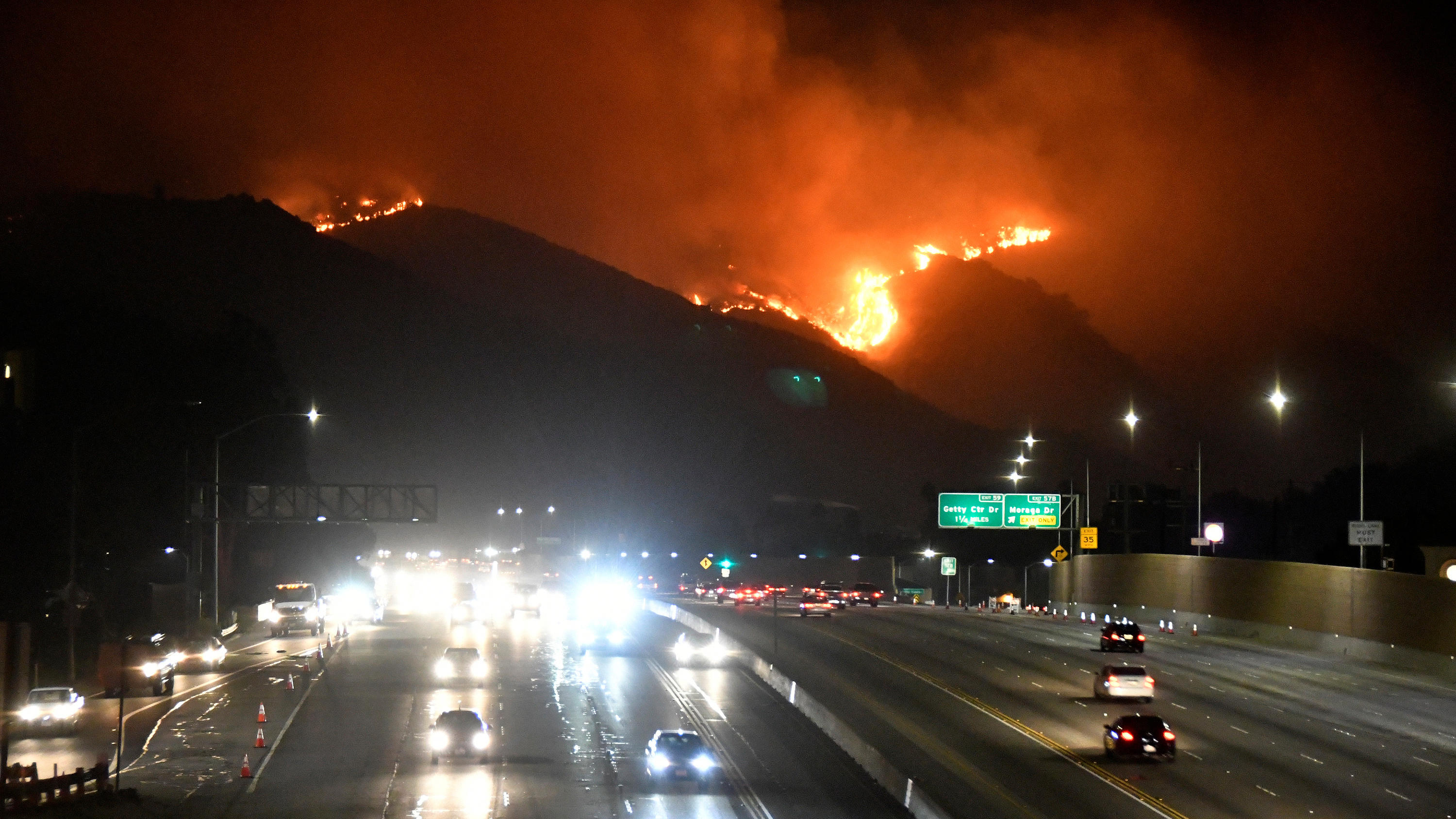 The Getty Fire burns next to the 405 freeway in the hills of West Los Angeles, California, U.S. October 28, 2019.    REUTERS/Gene Blevins
