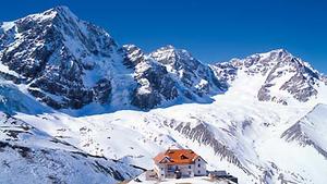 Wunderschön verschneite Alpen
