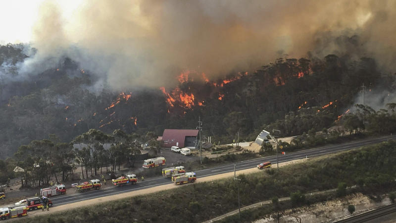 December 21, 2019, Blue Mountains National Park, New South Wales, Australia - The Grose Valley fire in the Blue Mountains area of Lithgow and Blackheath, New South Wales. (Credit Image: © Brett Kennedy/Royal Australian Navy via ZUMA Wire |