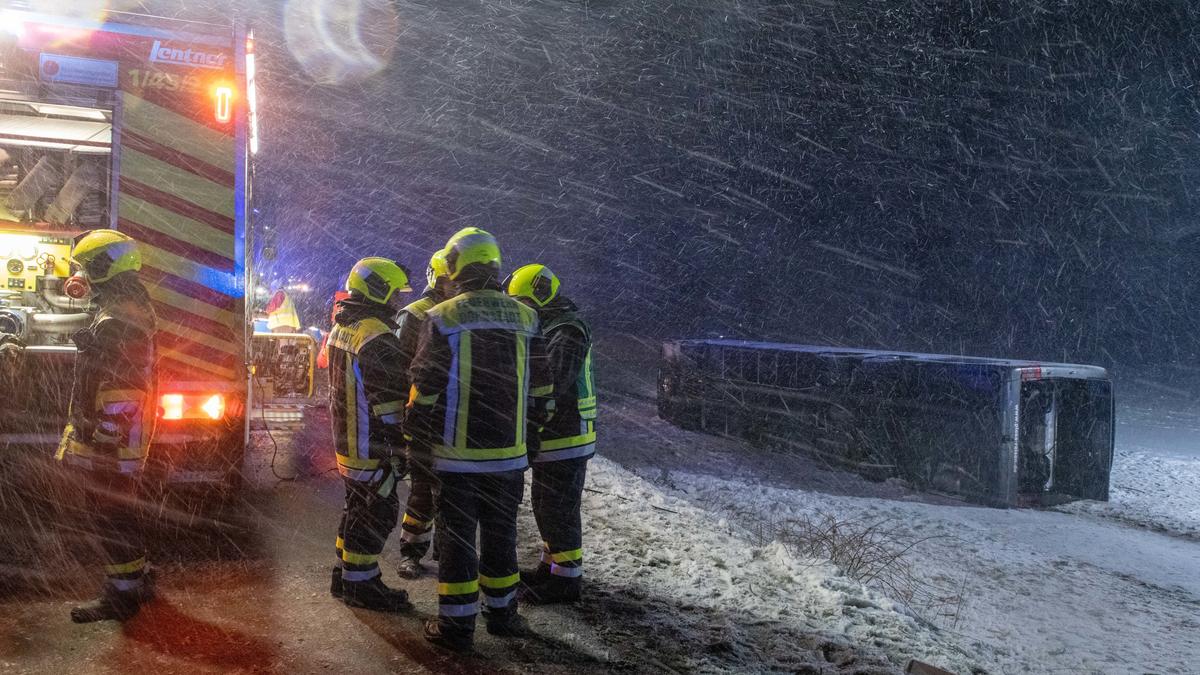 Unwetter Deutschland Unfälle und Behinderungen durch