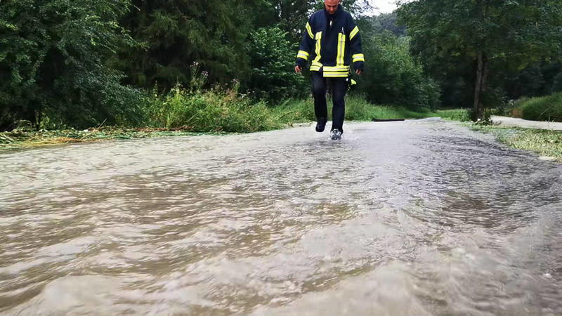  Starkregen im Landkreis Heidenheim, Starkregen hat im Landkreis Heidenheim für zahlreiche überflutete Straßen und Keller gesorgt. 
