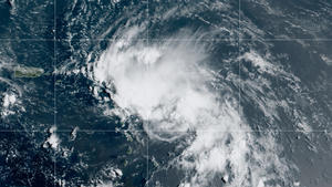 HANDOUT - 21.08.2020, USA, -: Ein Tropensturm hat sich über dem Nordantlantik gebildet. Der Strum soll laut Vorhersagen bedrohlich für den US-Bundesstaat Florida und die Golfküste werden. Ein zweiter Sturm ist vom Pazifik auf eine mexikanische Halbinsel getroffen und könnte auch auf die USA zukommen. Foto: Uncredited/NOAA/AP/dpa - ACHTUNG: Nur zur redaktionellen Verwendung und nur mit vollständiger Nennung des vorstehenden Credits +++ dpa-Bildfunk +++