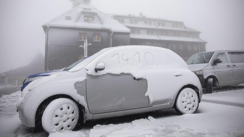 201014 Schnee. Goldenes Oktoberwetter Fehlanzeige Der Oktober zeigt bisher wie er auch kann. Kühl, bewölkt und seit dem Dienstagabend auch regnerisch. Ein sogenanntes Vb-Tief bringt uns bis Mittwochabend reichlich Niederschlag. Über 50 Liter auf dem