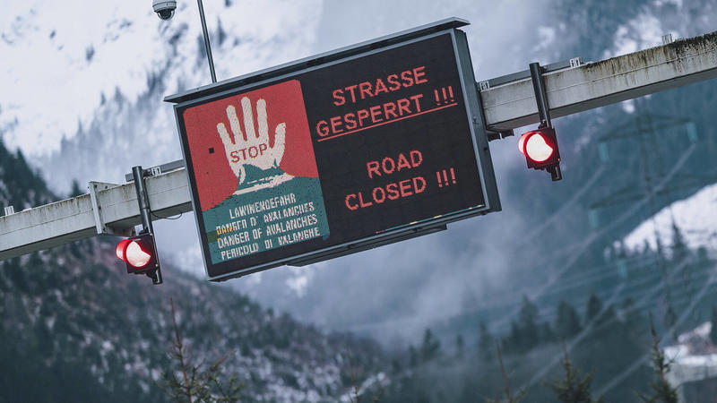  Mittersill THEMENBILD - auf Grund der starken Schneefälle, ist die Strasse am Felbertauern aus Sicherheitsgründen und wegen Lawinengefahr gesperrt. Der Felbertauern ist eine wichtige Verbindungsstrasse zwischen Osttirol und Salzburg Pinzgau, aufgeno