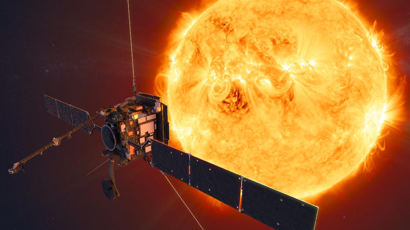 ARCHIV - 18.10.2019, ---: Die Sonde Solar Orbiter vor der Sonne (undatierte Grafik). Die Sonde soll auf ihrer Mission zur Sonne am 27.12.2020 ganz nah an der Venus, dem Nachbarplaneten der Erde, vorbeifliegen. (zu dpa "Bremsen auf dem Weg zur S