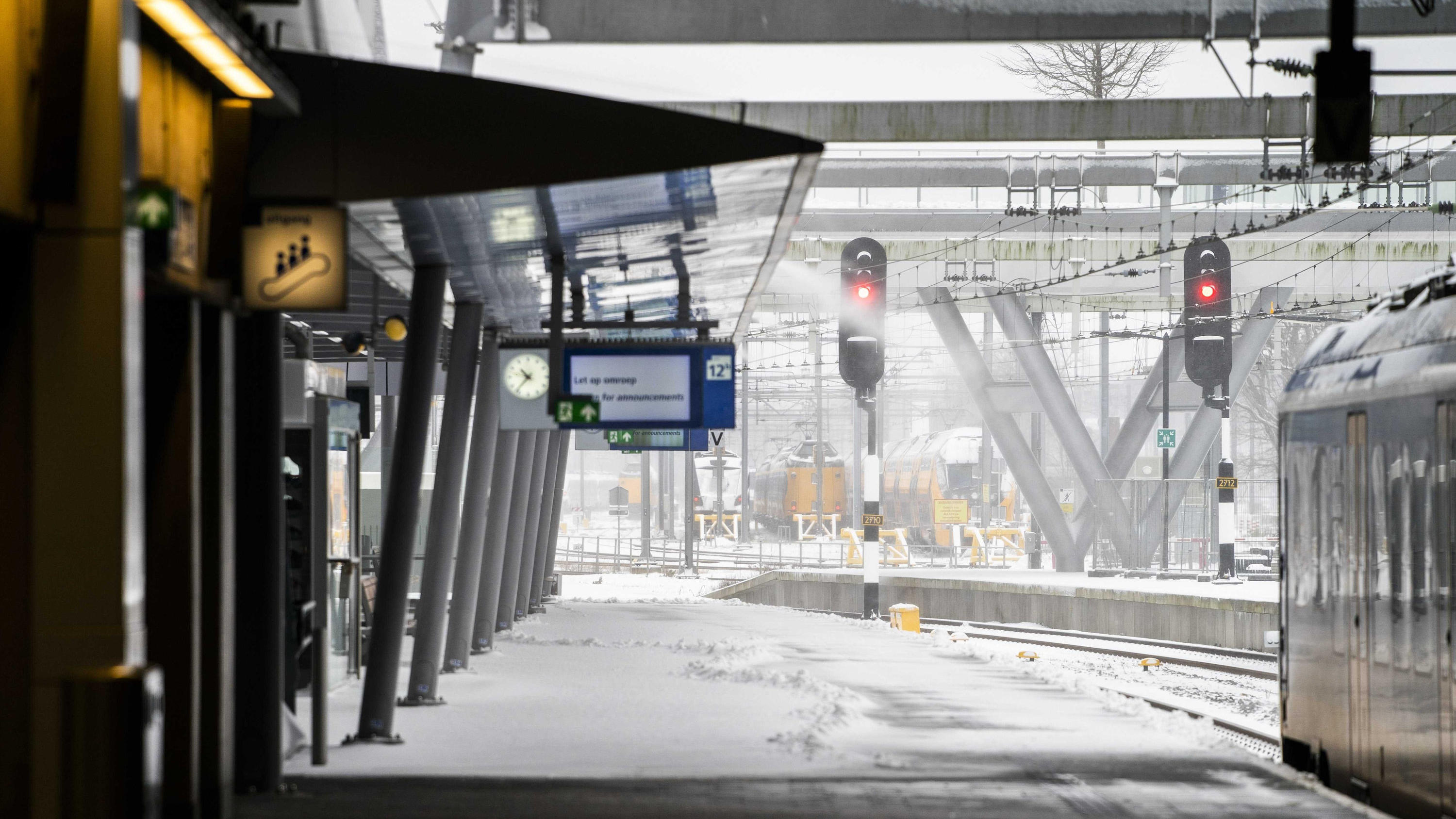 Schneefall behindert Bahnverkehr viele Ausfälle wetter.de