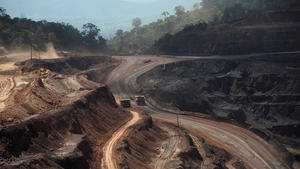 FILE PHOTO: An overview of Ferro Carajas mine, operated by Brazil's Companhia Vale do Rio Doce, in the Carajas National Forest in Parauapebas, Para State, May 29, 2012. REUTERS/Lunae Parracho/File Photo