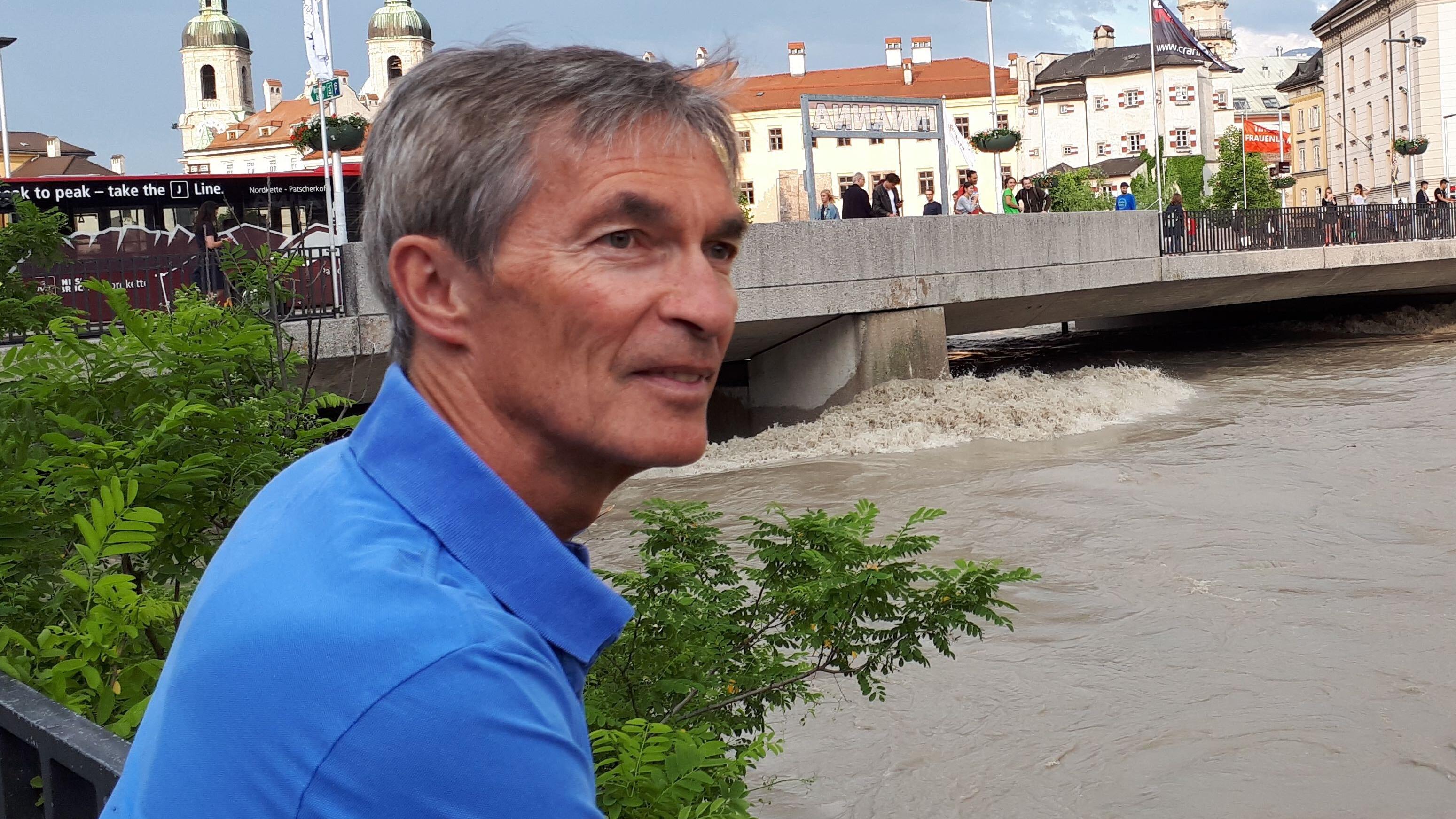 Das Bild zeigt den RTL-Meteorologen Carlo Pfaff in seiner Heimstadt Innsbruck.