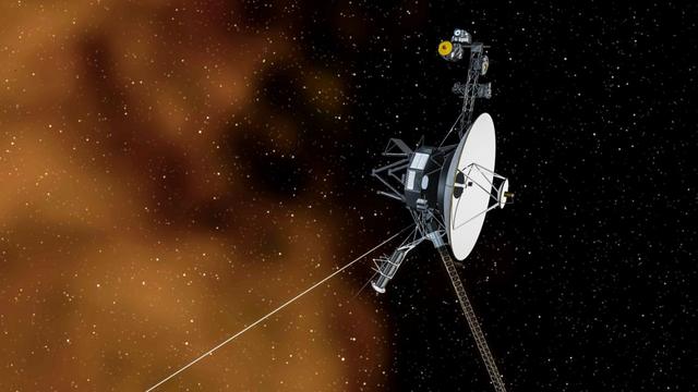 So weit weg, wie kein menschengemachtes Objekt zuvor hat die Raumsonde Voyager 1 im All ein Summen empfangen. Wissenschaftler vergleichen das monotone Geräusch mit „sanftem Regen“. Dieses wird allerdings immer wieder unterbrochen.