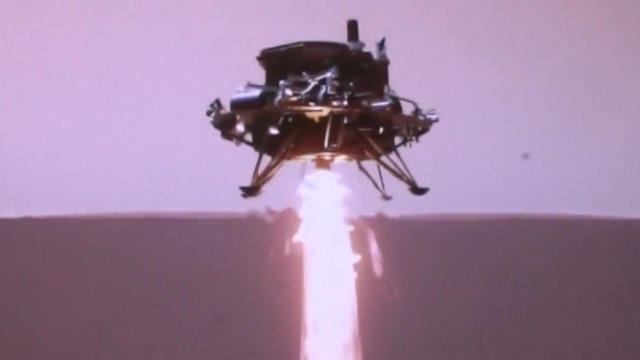 China ist erstmals eine Landung auf dem Mars gelungen. Das Landemodul des Raumschiffes „Tianwen-1“ setzte mit dem Rover „Zhurong“ an Bord am Samstag auf der Oberfläche des Roten Planeten auf.