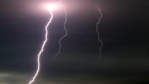 Gewitter 13.07.2021 , Ostramondra, Blitze erhellen den Himmel *** Thunderstorm 13 07 2021 , Ostramondra, lightning lights up the sky 