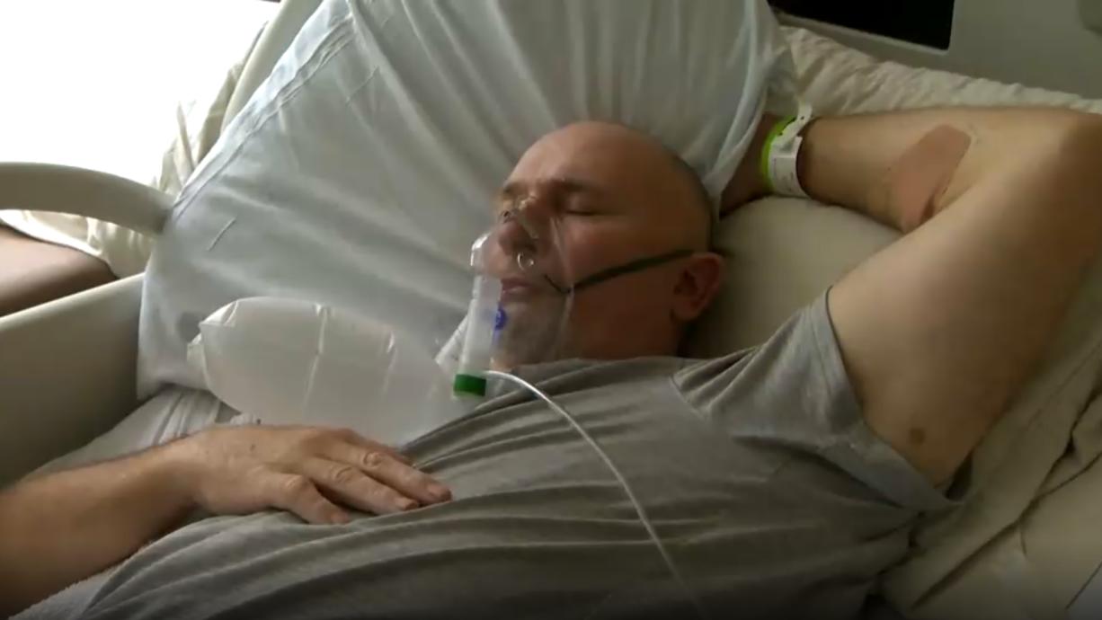 Die Corona-Schutzimpfung schütz den Geimpften vor schweren COVID-Verläufen. Wer sich also gegen die Impfung entscheidet, der spielt mit seinem eigenen Leben. Das musste William Ball (52) nun am eigenen Leib erfahren.