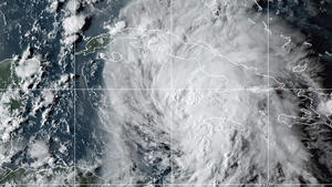HANDOUT - 27.08.2021, ---: Ein Satellitenbild zeigt den Tropensturm «Ida» in der Karibik. In der Karibik bewegt sich ein gefährlicher Tropensturm auf Kuba und die Golfküste der USA zu. Das US-Hurrikanzentrum (NHC) erließ in der Nacht zum Freitag (Ortszeit) eine Hurrikanwarnung für die Bundesstaaten Louisiana und Mississippi. Der Tropensturm «Ida» werde den Prognosen zufolge am Wochenende über dem Golf von Mexiko an Kraft gewinnen und könnte dann am Sonntagabend als Hurrikan auf die US-Küste treffen, hieß es. Foto: -/NOAA/AP/dpa - ACHTUNG: Nur zur redaktionellen Verwendung und nur mit vollständiger Nennung des vorstehenden Credits +++ dpa-Bildfunk +++