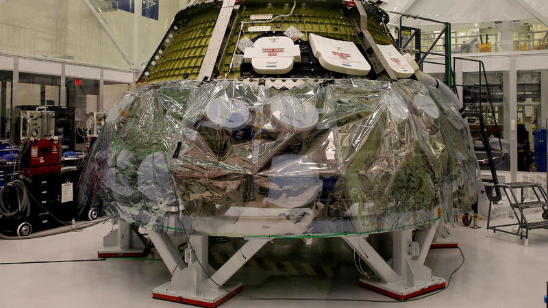 Raumkapsel, die Astronauten auf die Oberfläche des Mondes bringen soll. 