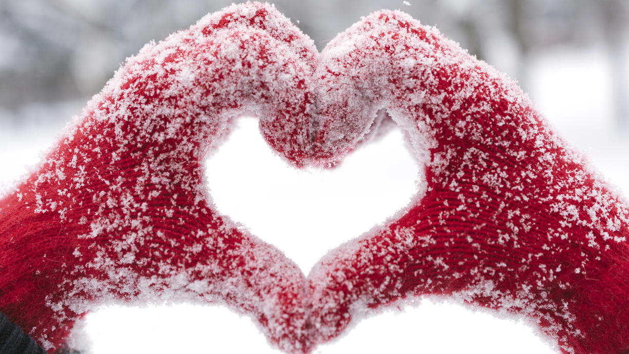 Die aktuellen Prognosen sehen für die Adventszeit durchaus winterliche Ansätze. Oft ist es wohl nur ein Grad, das entscheidet ob Schnee oder Regen fällt. Die Hoffnung auf weiße Weihnacht bleibt.