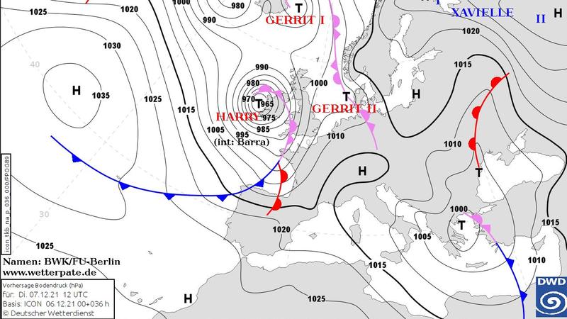 Prognose: Bodendruckverteilung am Dienstagmittag. Orkan HArry liegt mit seinem Kern direkt an der Westküste von Irland