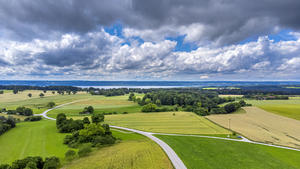 Gruene Felder und Wiesen bei Andechs (Frieding), Drohnenaufnahme, Deutschland, Bayern, Oberbayern | Fields and meadows near Andechs (Frieding), drone photo, Germany, Bavaria, Oberbayern, Upper Bavaria